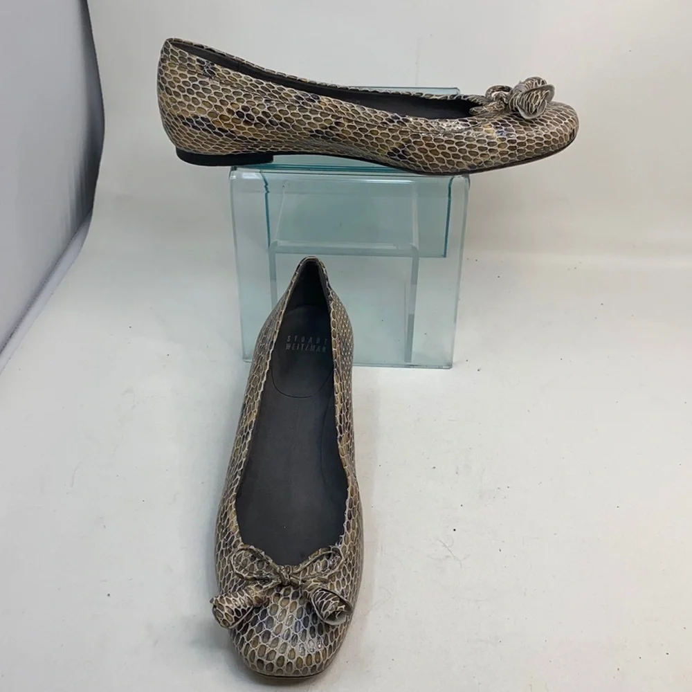 Stuart Weitzman Sz 7.5M Snakeskin Print Flats